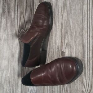Rieker brown low heel woman loafers size 7.5